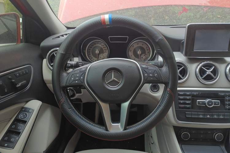 Used Mercedes-Benz GLA 2015 GLA 200 Fashion Model Steering Wheel