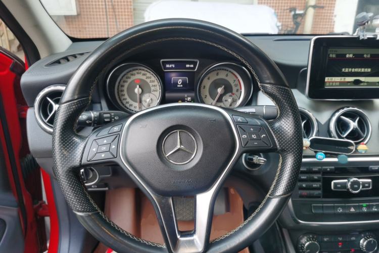 Used Mercedes-Benz GLA 2015 GLA 200 Fashion Model Steering Wheel