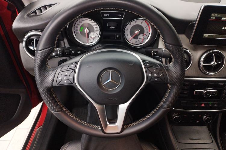 Used Mercedes-Benz GLA 2015 GLA 200 Sport Edition Steering Wheel