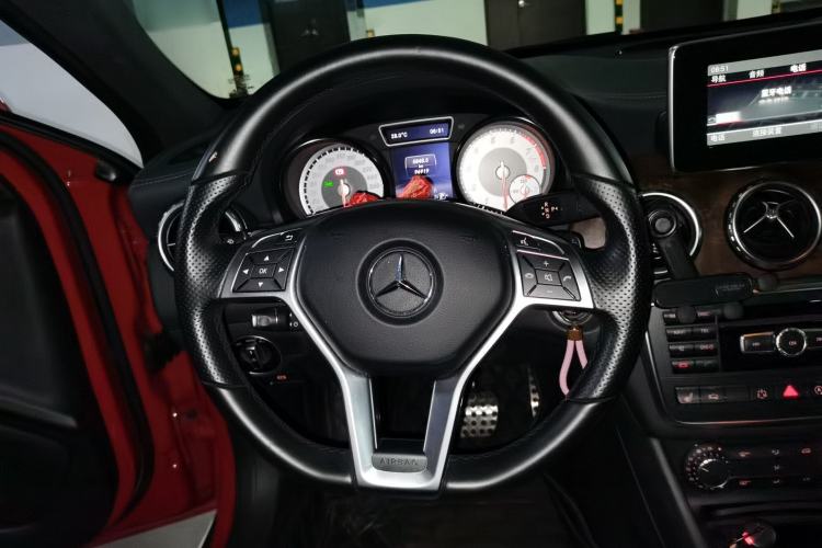 Used Mercedes-Benz GLA 2015 GLA 260 4MATIC Steering Wheel