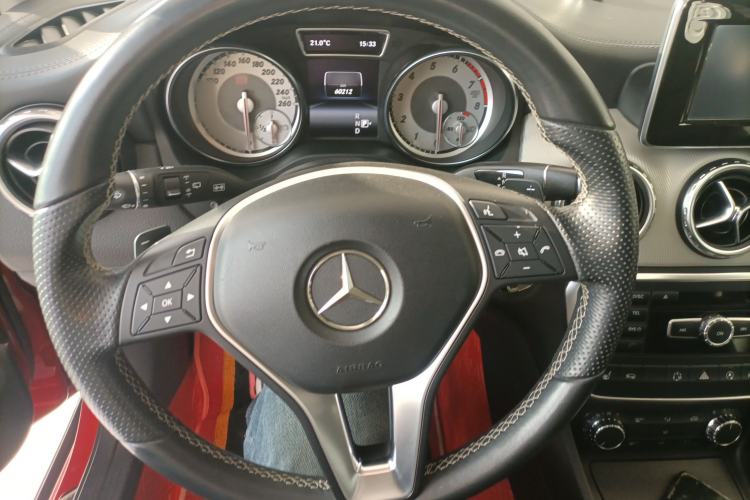Used Mercedes-Benz GLA 2015 GLA 220 4MATIC Fashion Model Steering Wheel