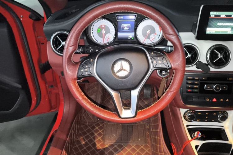 Used Mercedes-Benz GLA 2015 GLA 200 Fashion Model Steering Wheel