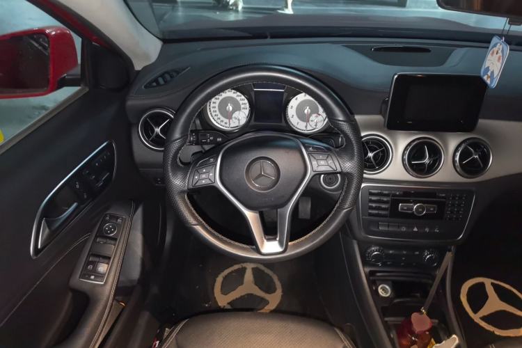 Used Mercedes-Benz GLA 2015 GLA 200 Fashion Model Steering Wheel