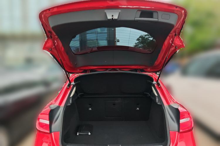 Used Mercedes-Benz GLA 2015 GLA 220 4MATIC Fashion Model Trunk
