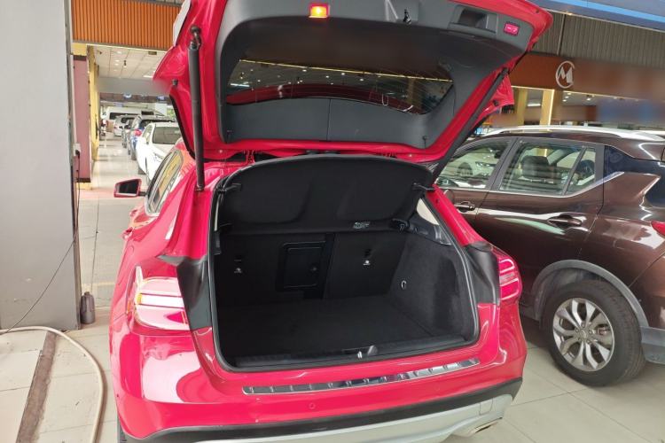 Used Mercedes-Benz GLA 2015 GLA 220 4MATIC Luxury Model Trunk
