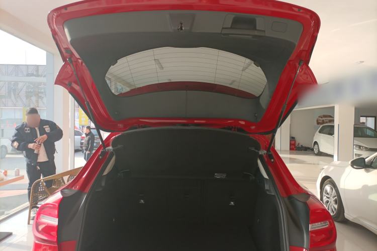 Used Mercedes-Benz GLA 2015 GLA 220 4MATIC Fashion Model Trunk