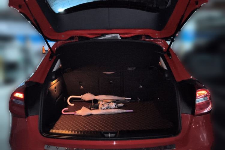 Used Mercedes-Benz GLA 2015 GLA 220 4MATIC Fashion Model Trunk