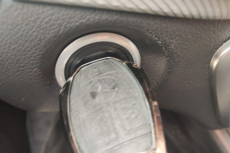 Used Mercedes-Benz GLA 2015 GLA 220 4MATIC Luxury Model Vehicle Key