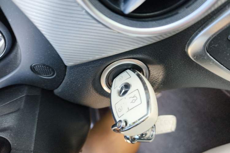 Used Mercedes-Benz GLA 2015 GLA 220 4MATIC Fashion Model Vehicle Key