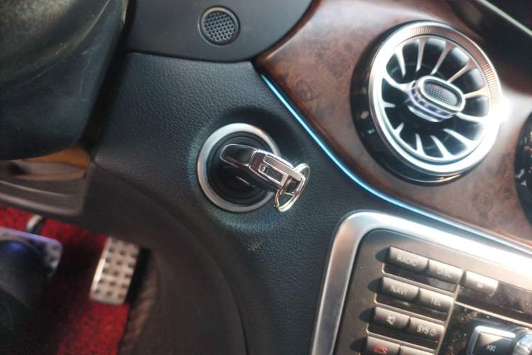 Used Mercedes-Benz GLA 2015 GLA 260 4MATIC Vehicle Key