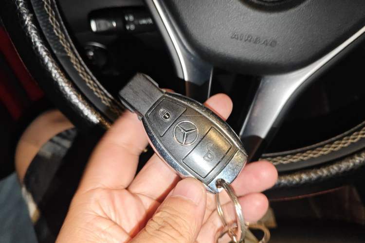 Used Mercedes-Benz GLA 2015 GLA 220 4MATIC Fashion Model Vehicle Key