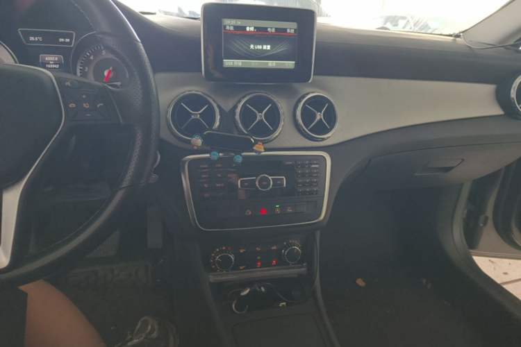 Used Mercedes-Benz GLA 2015 GLA 200 Fashion Model Audio And AC Panel