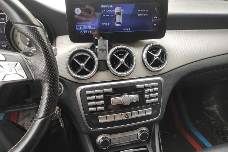 Used Mercedes-Benz GLA 2015 GLA 200 Sport Edition Audio And AC Panel