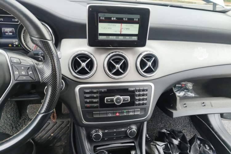Used Mercedes-Benz GLA 2015 GLA 200 Fashion Model Audio And AC Panel