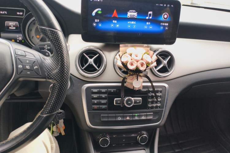 Used Mercedes-Benz GLA 2015 GLA 200 Audio And AC Panel