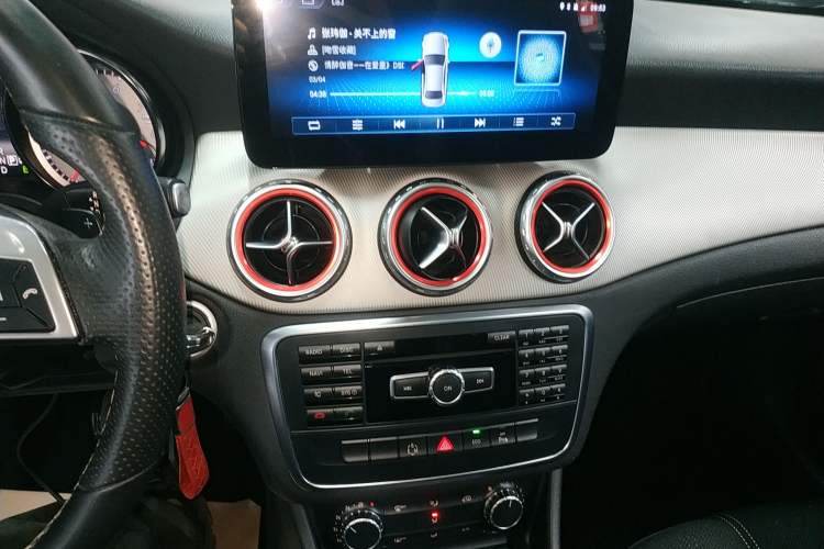Used Mercedes-Benz GLA 2015 GLA 200 Audio And AC Panel