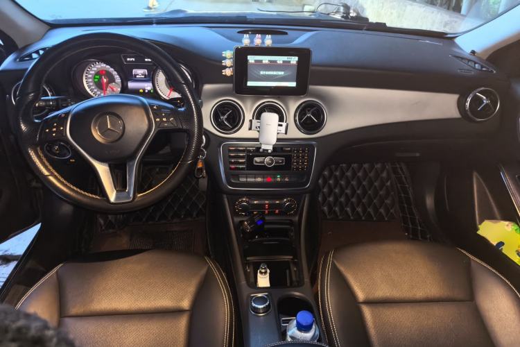 Used Mercedes-Benz GLA 2015 GLA 200 Sport Edition Center Console