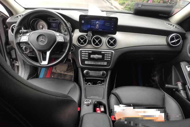 Used Mercedes-Benz GLA 2015 GLA 200 Sport Edition Center Console