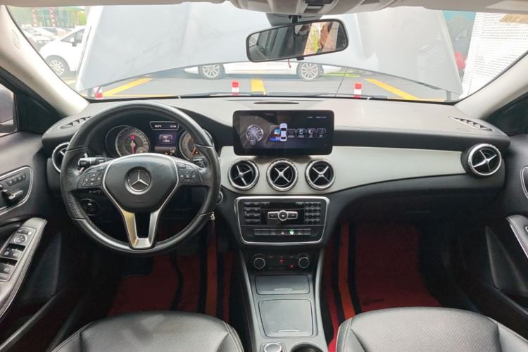 Used Mercedes-Benz GLA 2015 GLA 200 Fashion Model Center Console