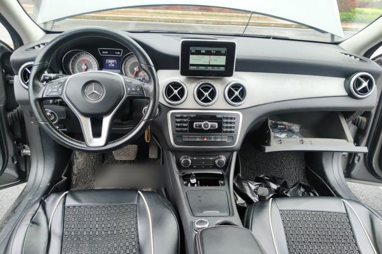 Used Mercedes-Benz GLA 2015 GLA 200 Fashion Model Center Console