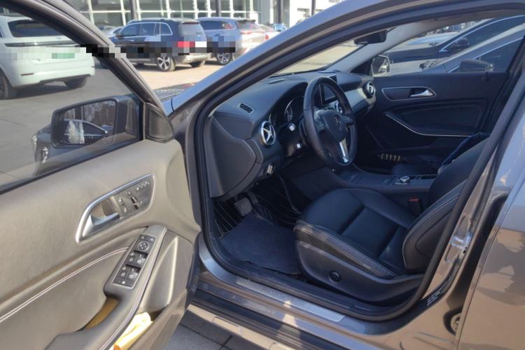Used Mercedes-Benz GLA 2015 GLA 220 4MATIC Fashion Model Driver Seat