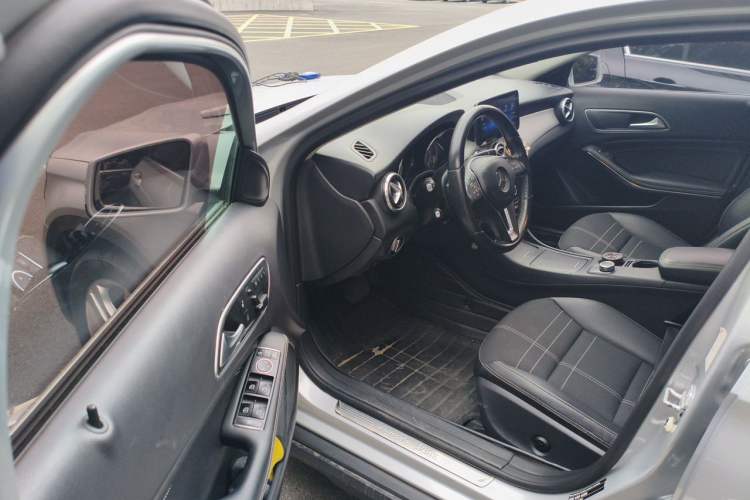 Used Mercedes-Benz GLA 2015 GLA 200 Driver Seat