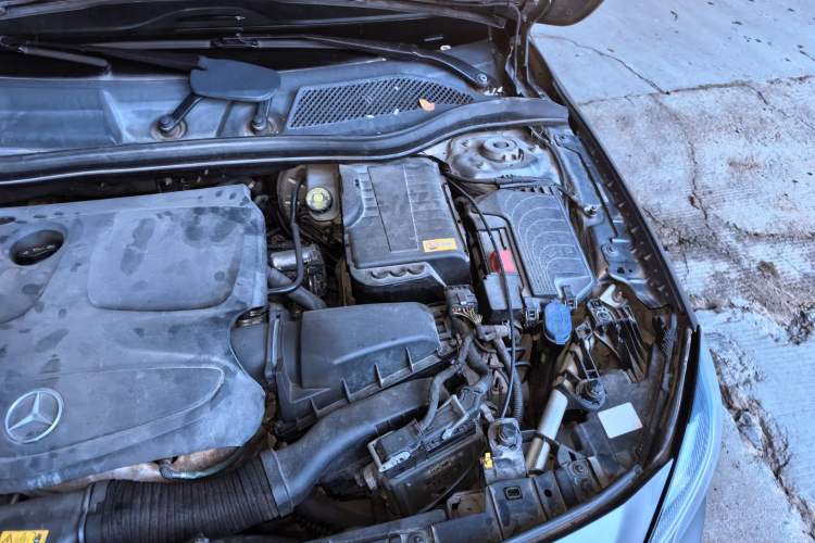 Used Mercedes-Benz GLA 2015 GLA 200 Sport Edition Engine Bay Left
