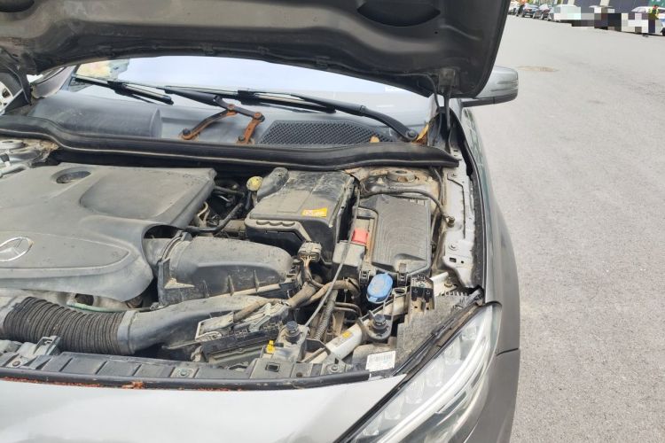Used Mercedes-Benz GLA 2015 GLA 200 Fashion Model Engine Bay Left