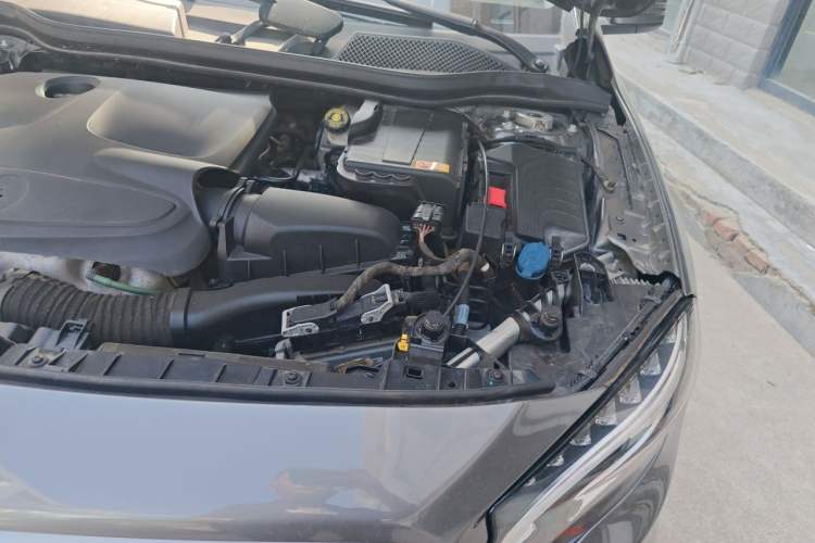 Used Mercedes-Benz GLA 2015 GLA 200 Sport Edition Engine Bay Left