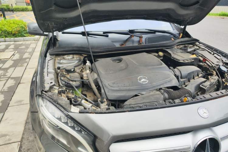 Used Mercedes-Benz GLA 2015 GLA 200 Fashion Model Engine Bay Right