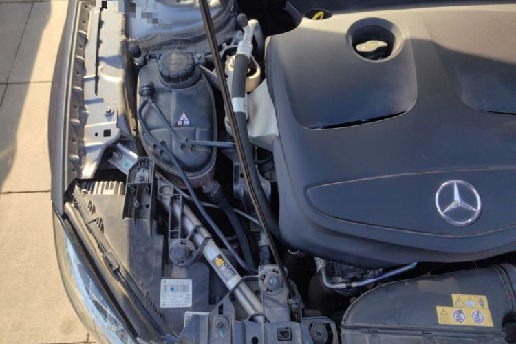 Used Mercedes-Benz GLA 2015 GLA 220 4MATIC Fashion Model Engine Bay Right