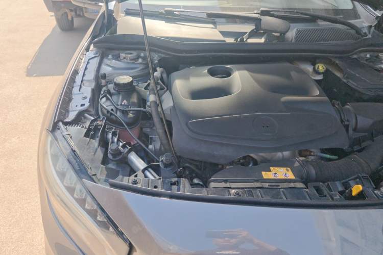 Used Mercedes-Benz GLA 2015 GLA 200 Sport Edition Engine Bay Right