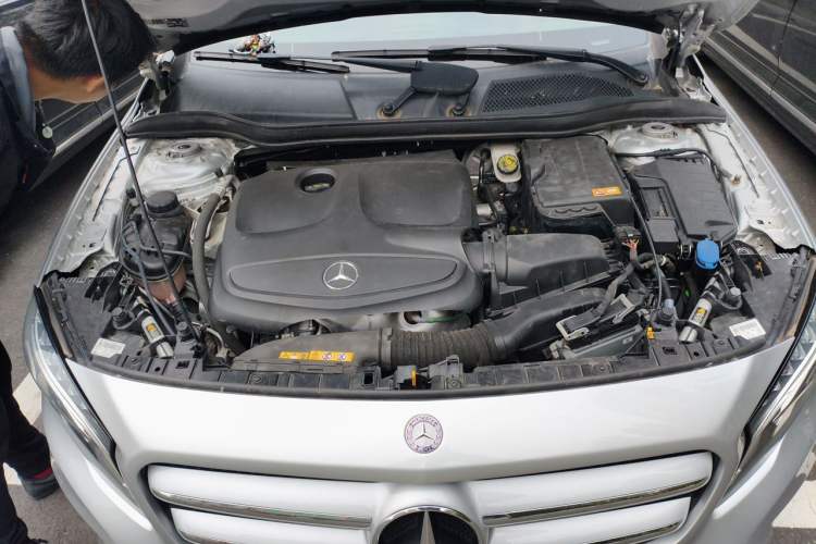Used Mercedes-Benz GLA 2015 GLA 200 Engine Bay