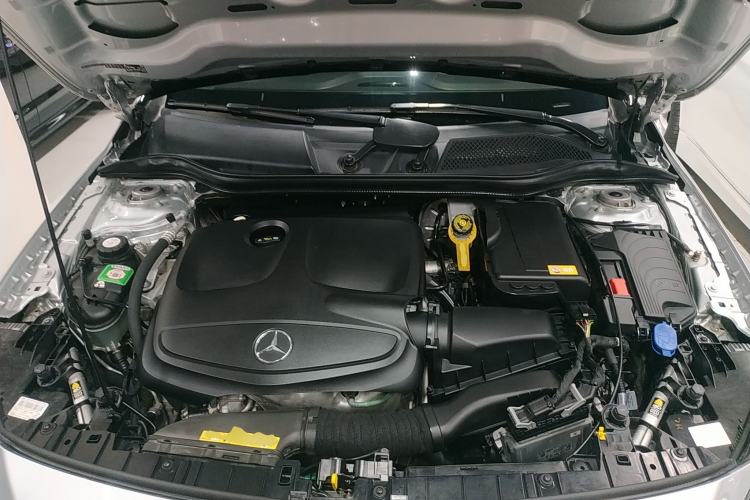 Used Mercedes-Benz GLA 2015 GLA 200 Engine Bay