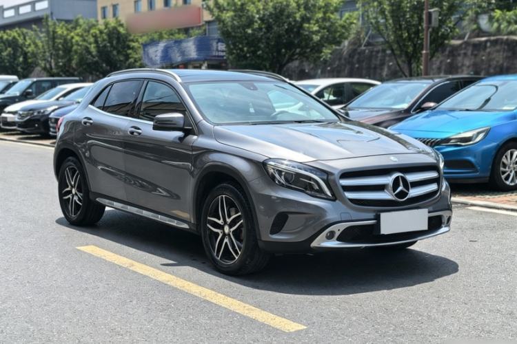 Used Mercedes-Benz GLA 2015 GLA 220 4MATIC Fashion Model Exterior 3