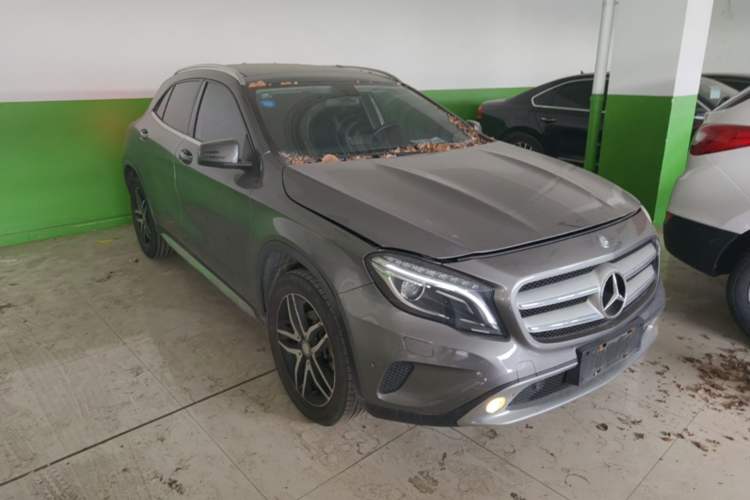 Used Mercedes-Benz GLA 2015 GLA 200 Fashion Model Front Right 45 Deg
