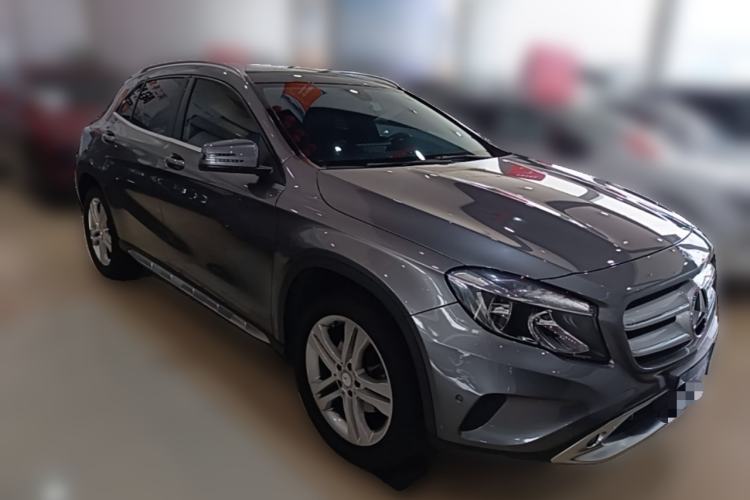 Used Mercedes-Benz GLA 2015 GLA 200 Sport Edition Front Right 45 Deg