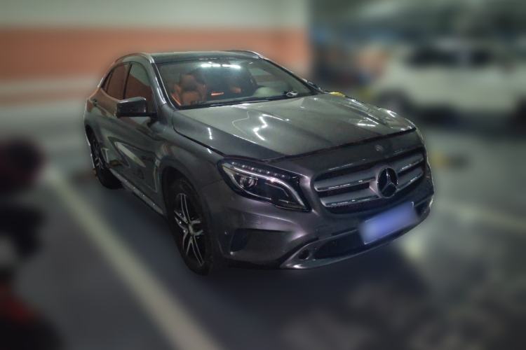 Used Mercedes-Benz GLA 2015 GLA 200 Fashion Model Front Right 45 Deg