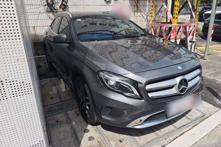 Used Mercedes-Benz GLA 2015 GLA 200 Fashion Model Front Right 45 Deg
