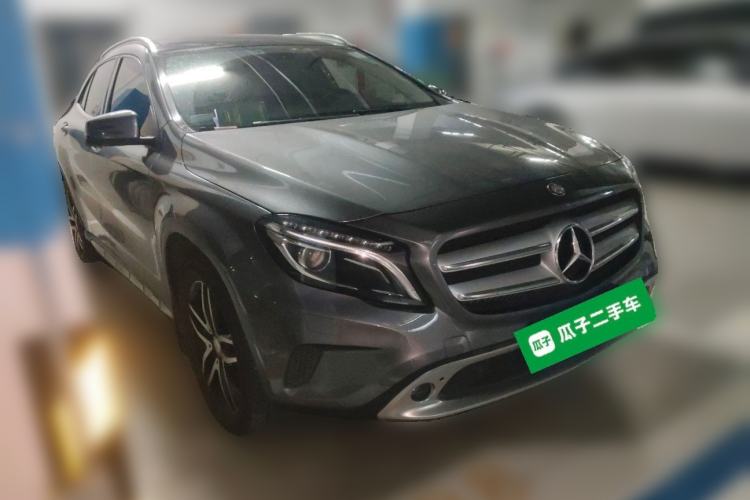 Used Mercedes-Benz GLA 2015 GLA 200 Fashion Model Front Right 45 Deg