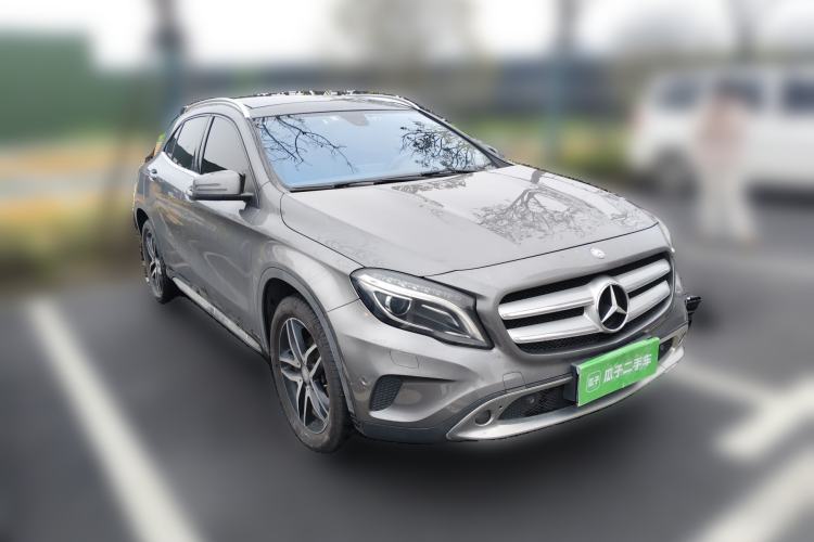 Used Mercedes-Benz GLA 2015 GLA 200 Fashion Model Front Right 45 Deg