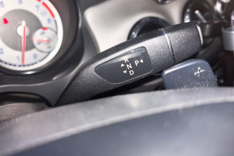 Used Mercedes-Benz GLA 2015 GLA 200 Sport Edition Gear Lever