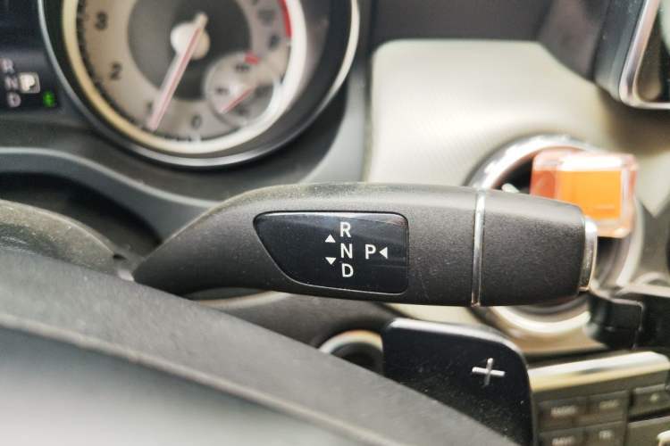 Used Mercedes-Benz GLA 2015 GLA 200 Fashion Model Gear Lever