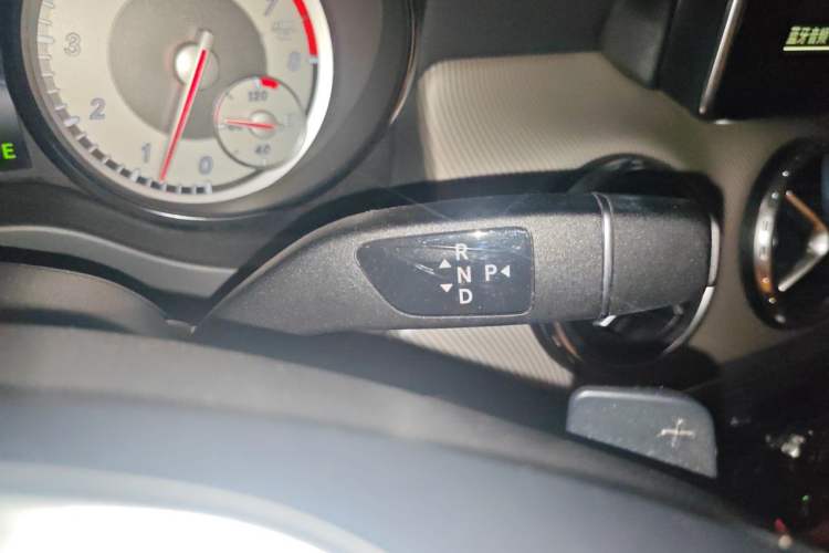 Used Mercedes-Benz GLA 2015 GLA 200 Fashion Model Gear Lever