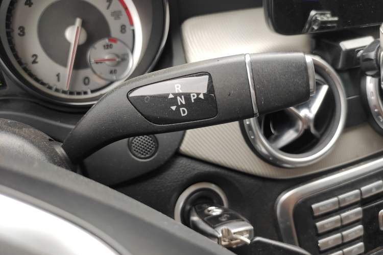 Used Mercedes-Benz GLA 2015 GLA 200 Sport Edition Gear Lever