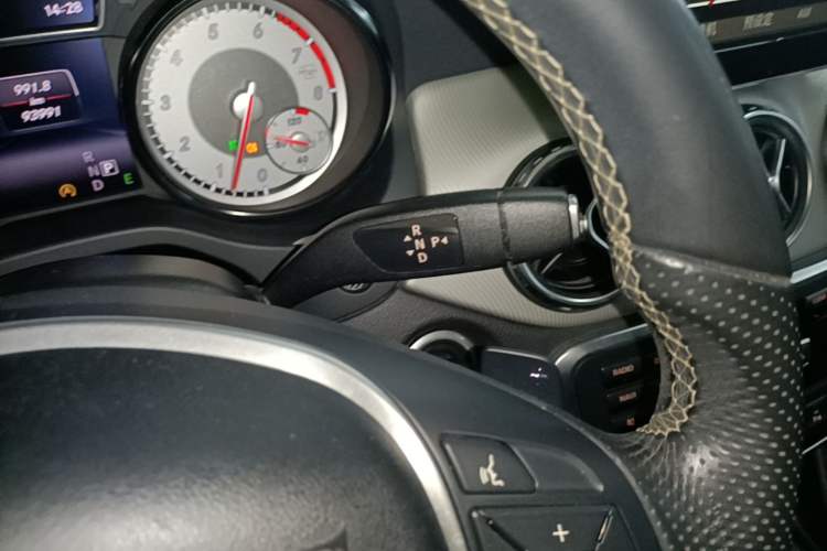 Used Mercedes-Benz GLA 2015 GLA 220 4MATIC Fashion Model Gear Lever
