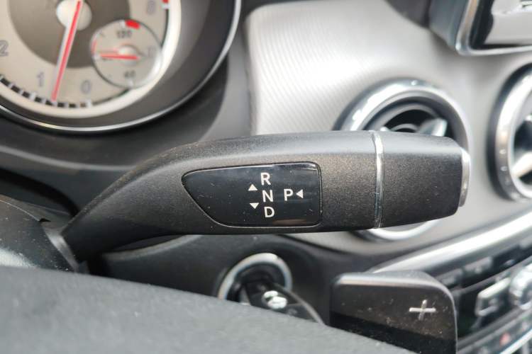 Used Mercedes-Benz GLA 2015 GLA 200 Fashion Model Gear Lever