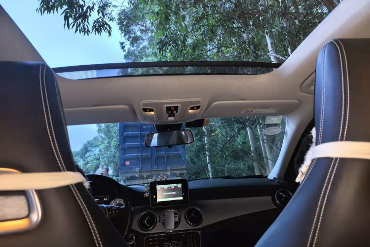 Used Mercedes-Benz GLA 2015 GLA 200 Sport Edition Headliner