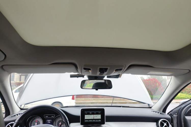 Used Mercedes-Benz GLA 2015 GLA 200 Fashion Model Headliner