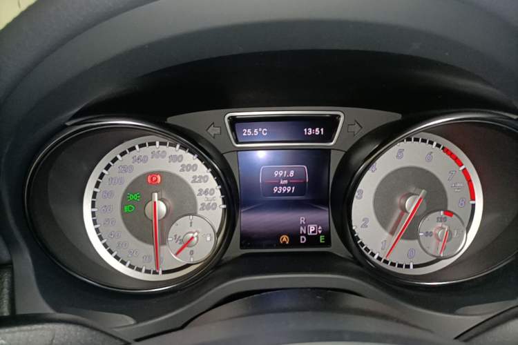 Used Mercedes-Benz GLA 2015 GLA 220 4MATIC Fashion Model Instrument Cluster